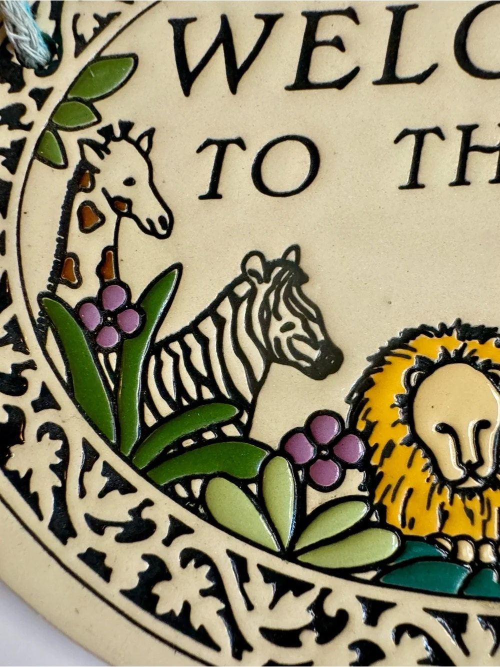 Vintage Trinity Pottery Welcome to the Zoo Oval Wall Decor - Cream & Multicolor